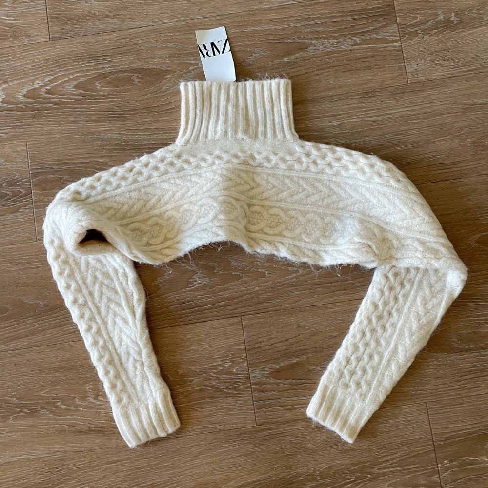 Sold. NWT Zara knit arm warmer. - Picture 3 of 4